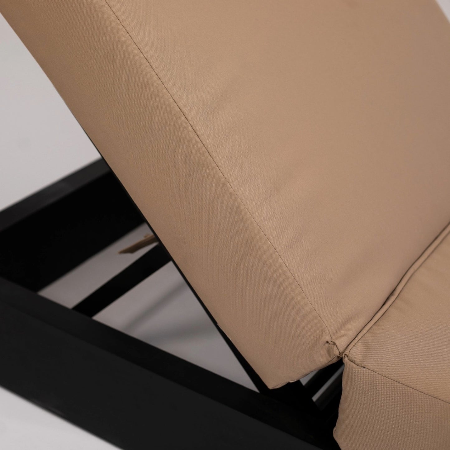 JAKO CHAISELONG WITH MATTRESS