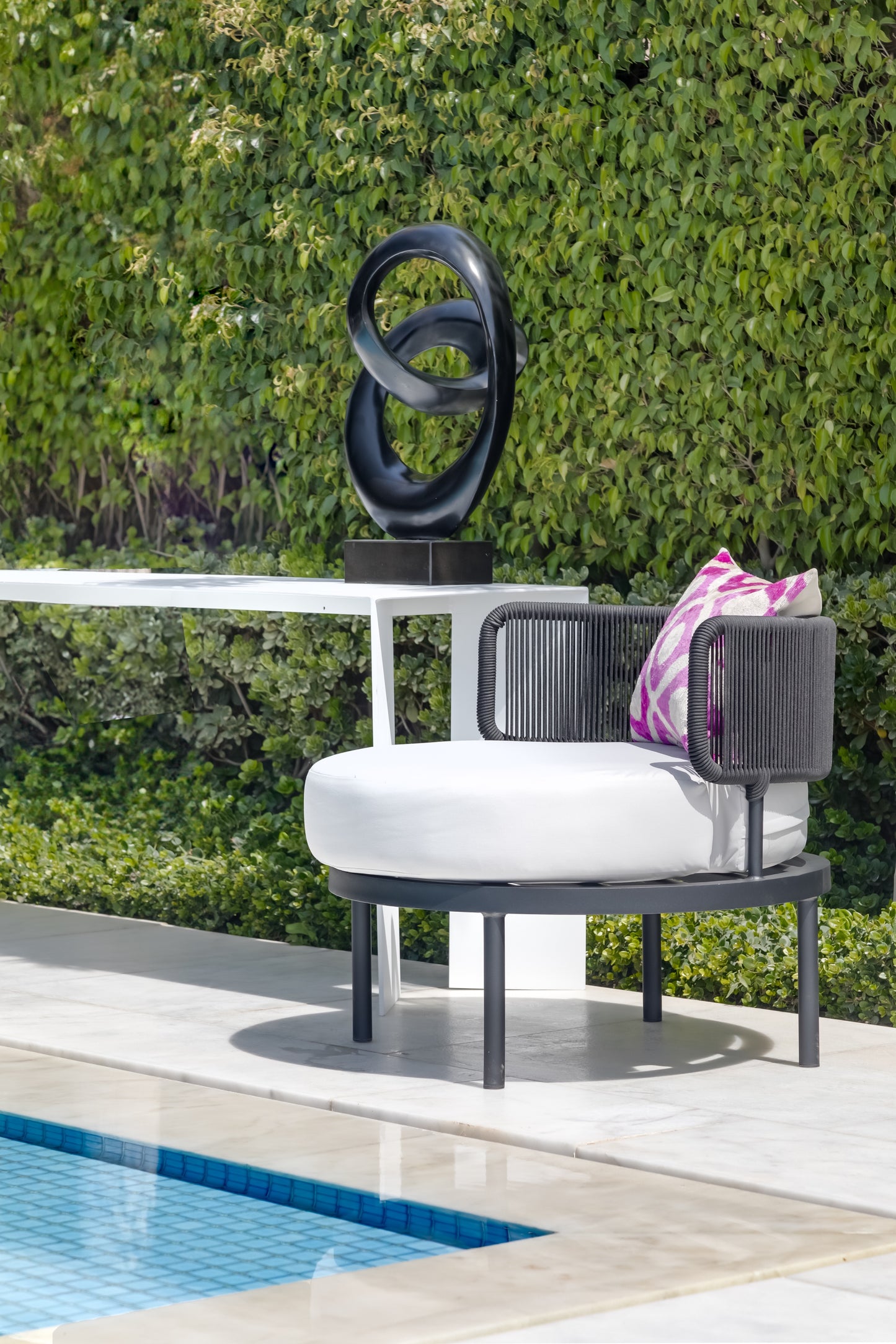 ROUND FAUTEUIL WITH ROPES