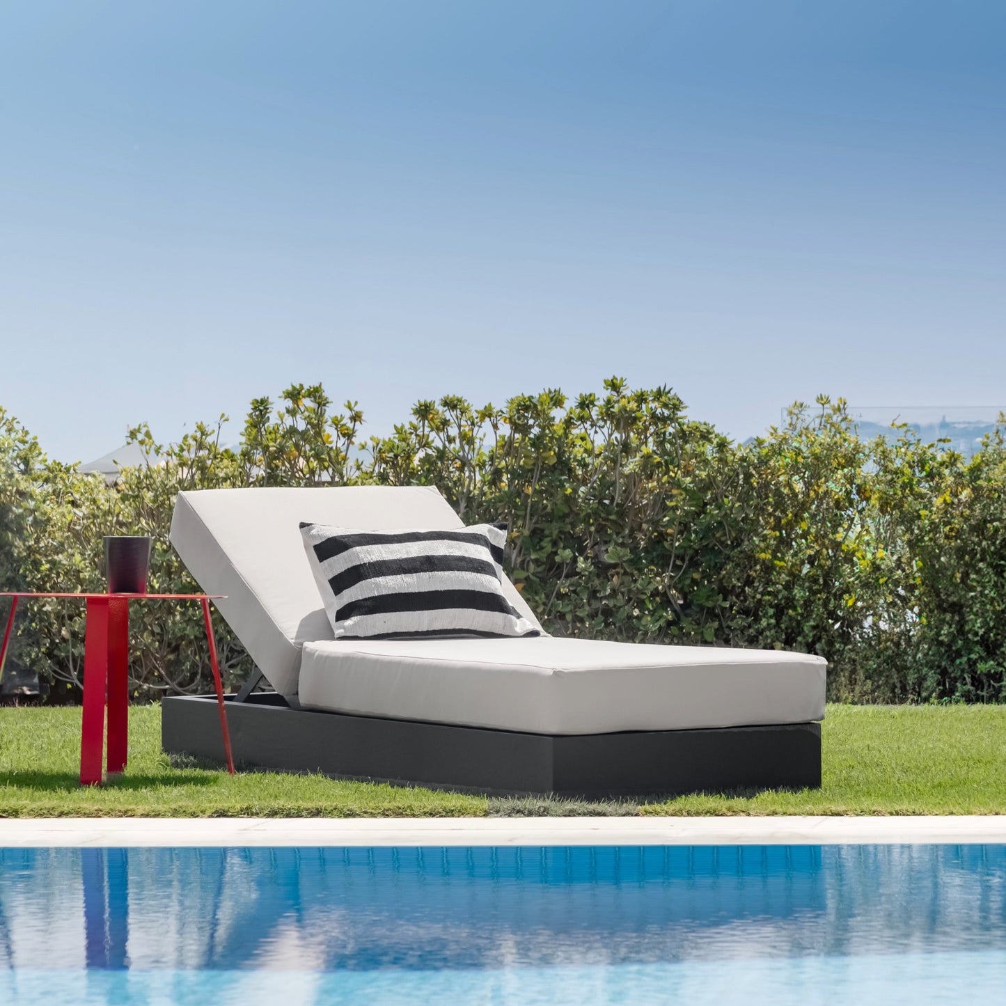 JAKO CHAISELONG WITH MATTRESS